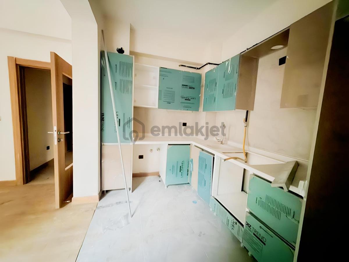Asayradan Satılık Cedıt Projesınden 2 + 1 Satılık Gırış Kat - 5