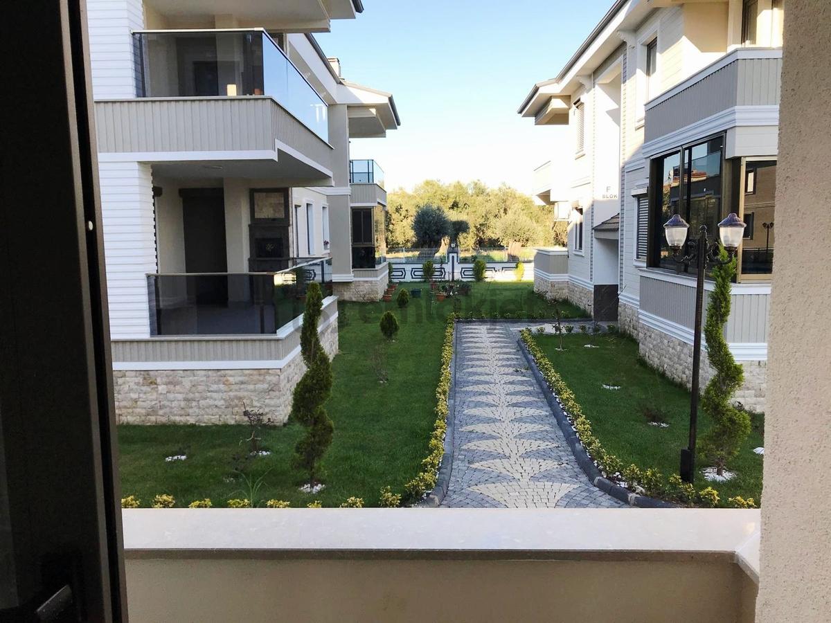 Molvabeyi Emlaktan Site İçerisinde Geniş 2+1 Daire