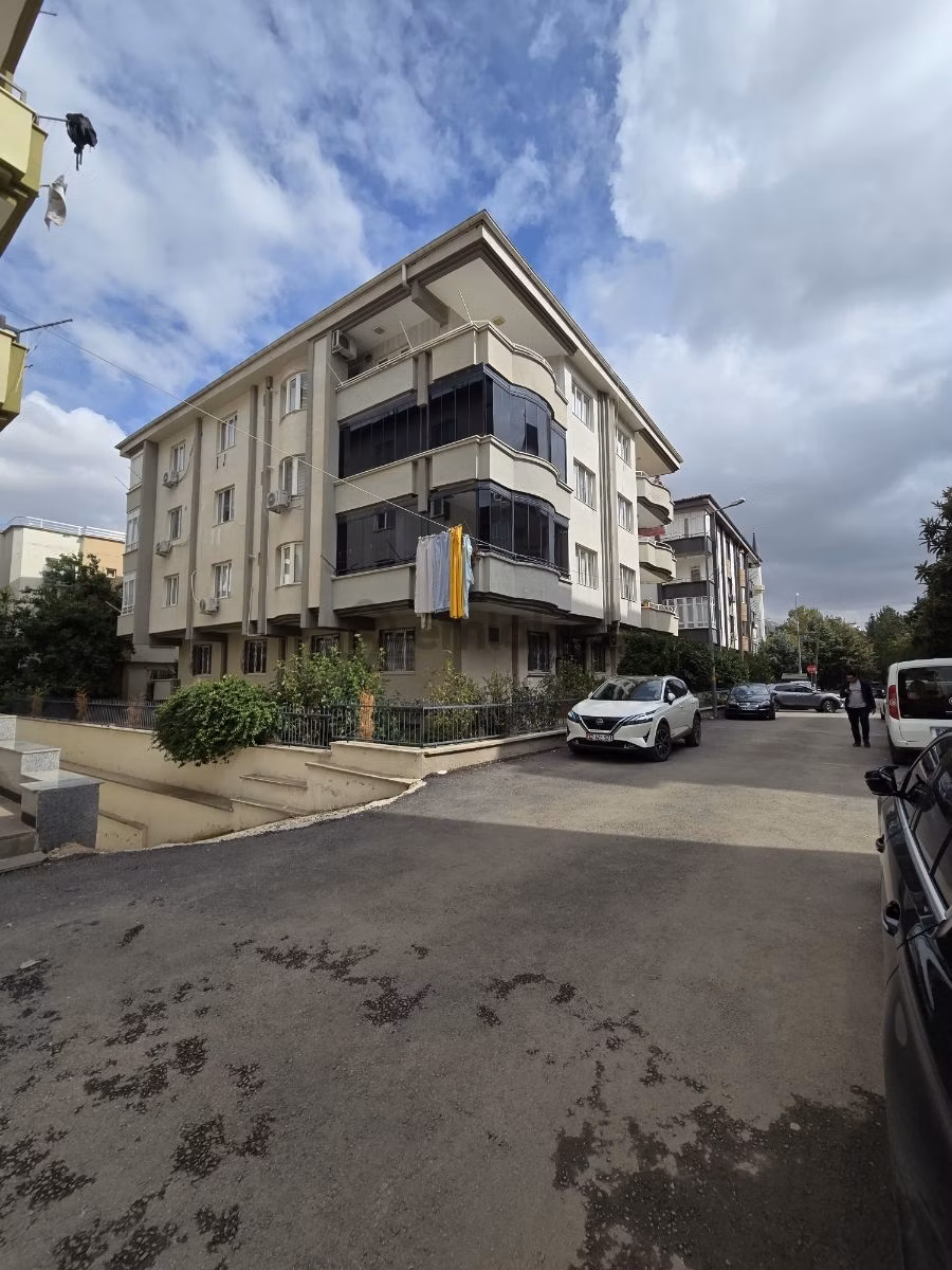 Binevler Rassaf Yolun Da Kiralık 3+1 Daire Hanedan Gyo'dan
