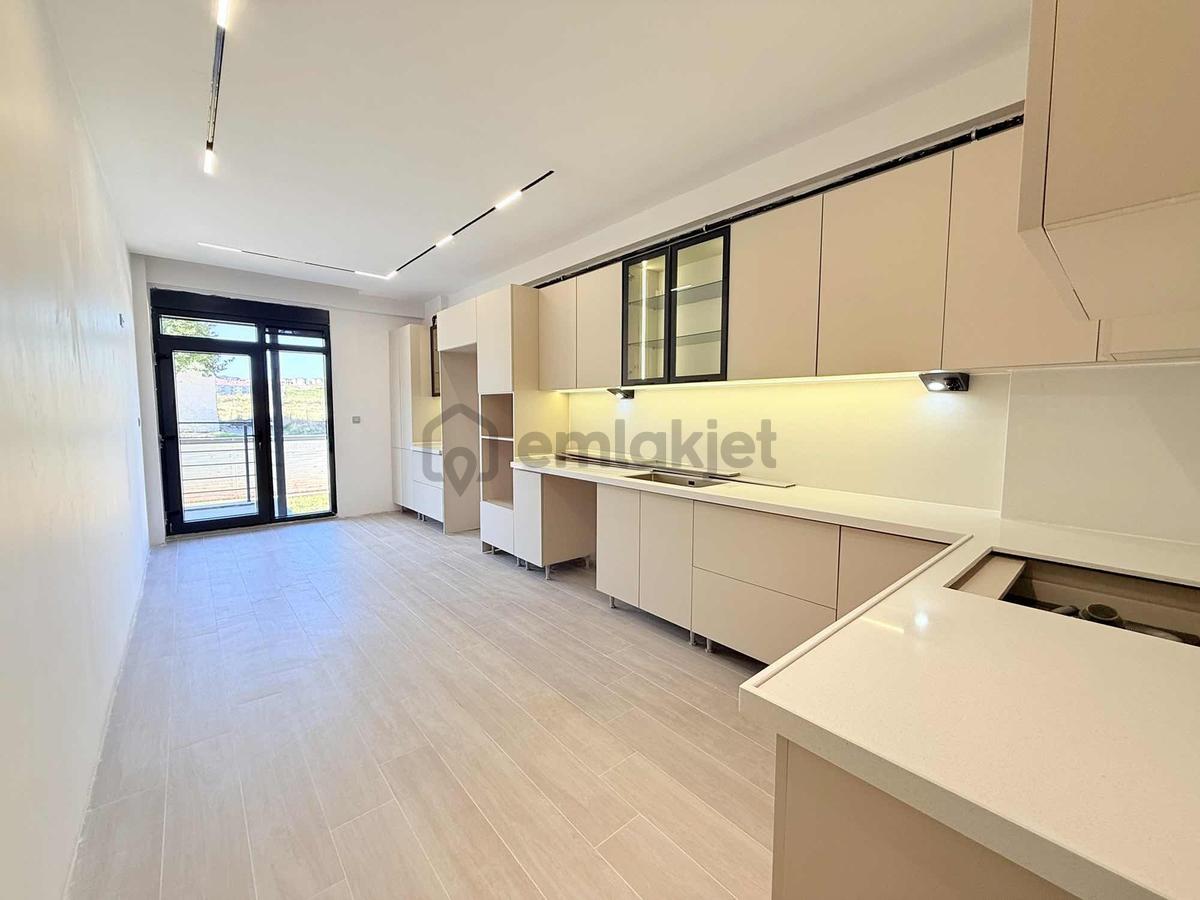 Özgün'den Vadişehir Mahallesi Mükemmel Konumda Villa - 13