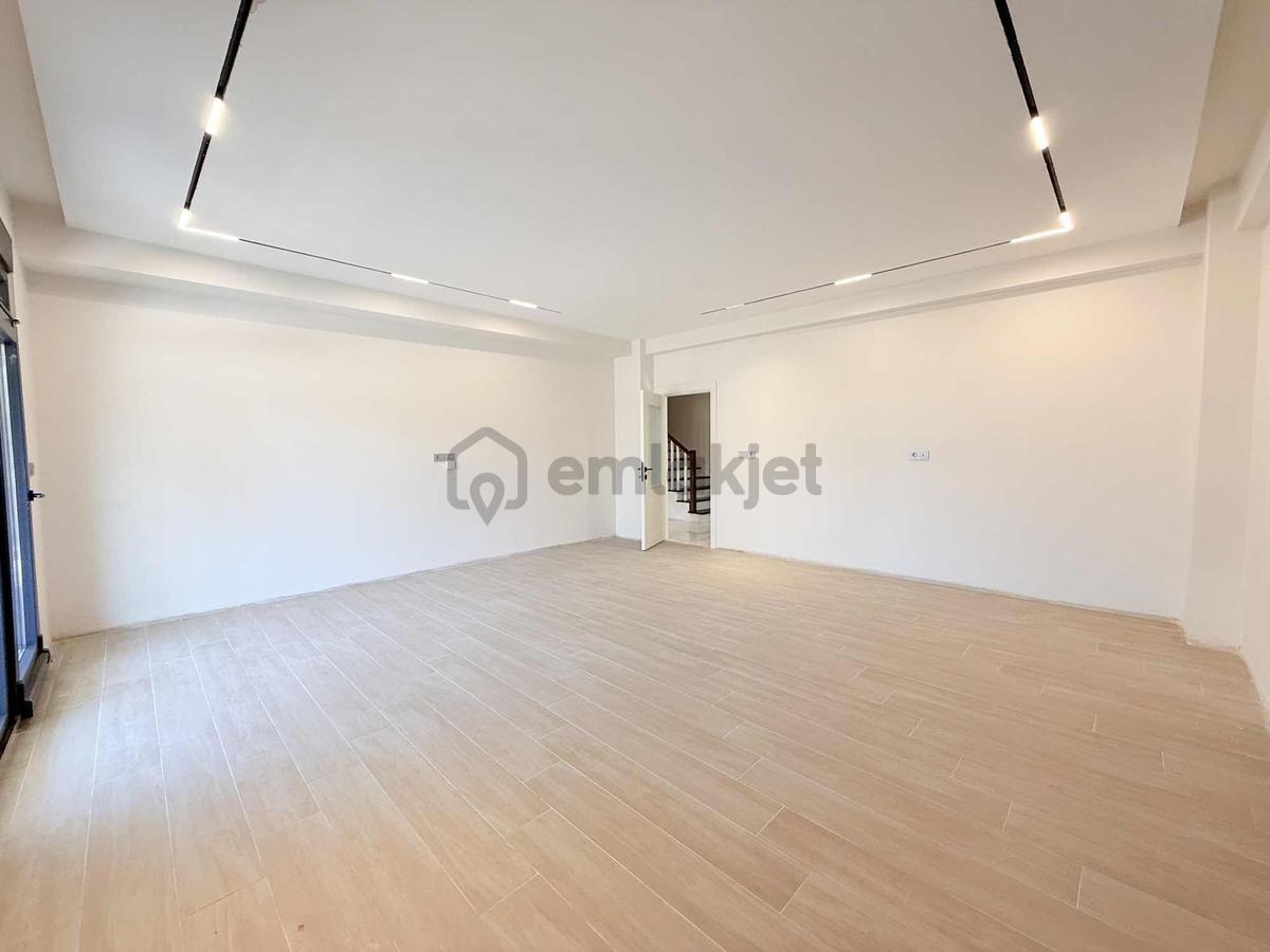 Özgün'den Vadişehir Mahallesi Mükemmel Konumda Villa - 8
