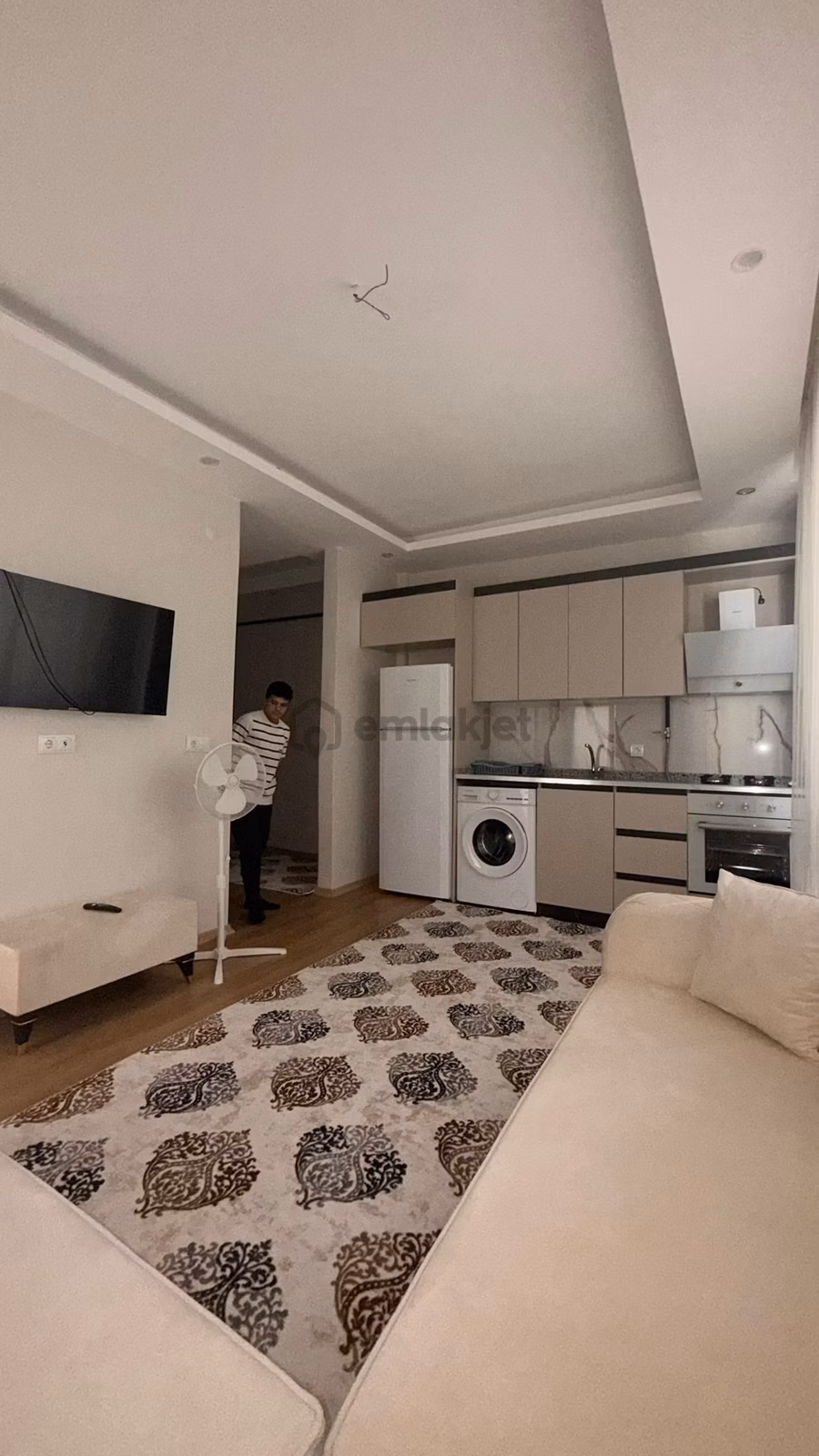 Barak Emlak'tan Hastane Arkası Kiralık 1+1 Eşyalı Daire
