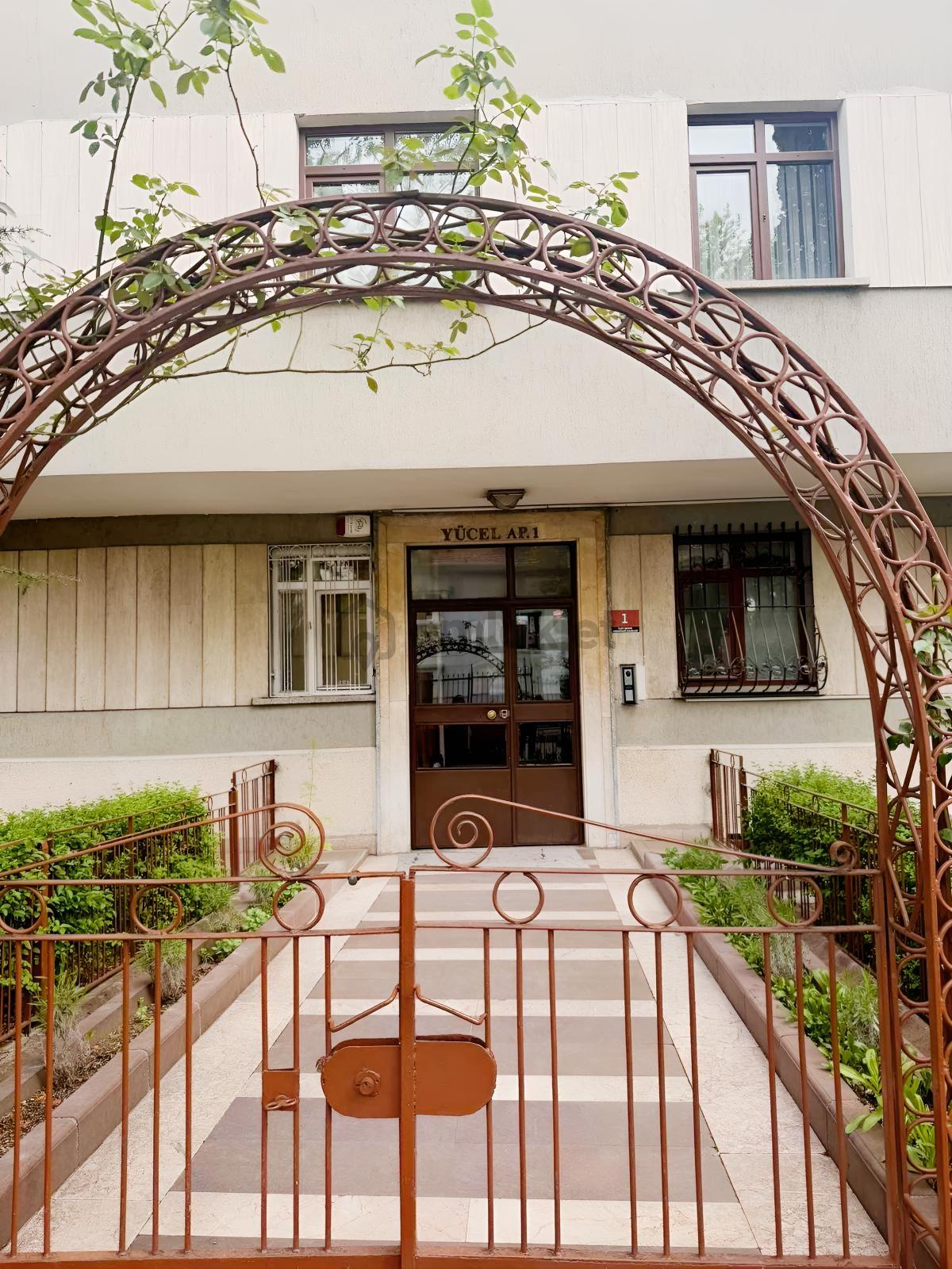 Mebusevlerinde Anıtkabirin Köşesinde Satılık 3+1 Daire - 3