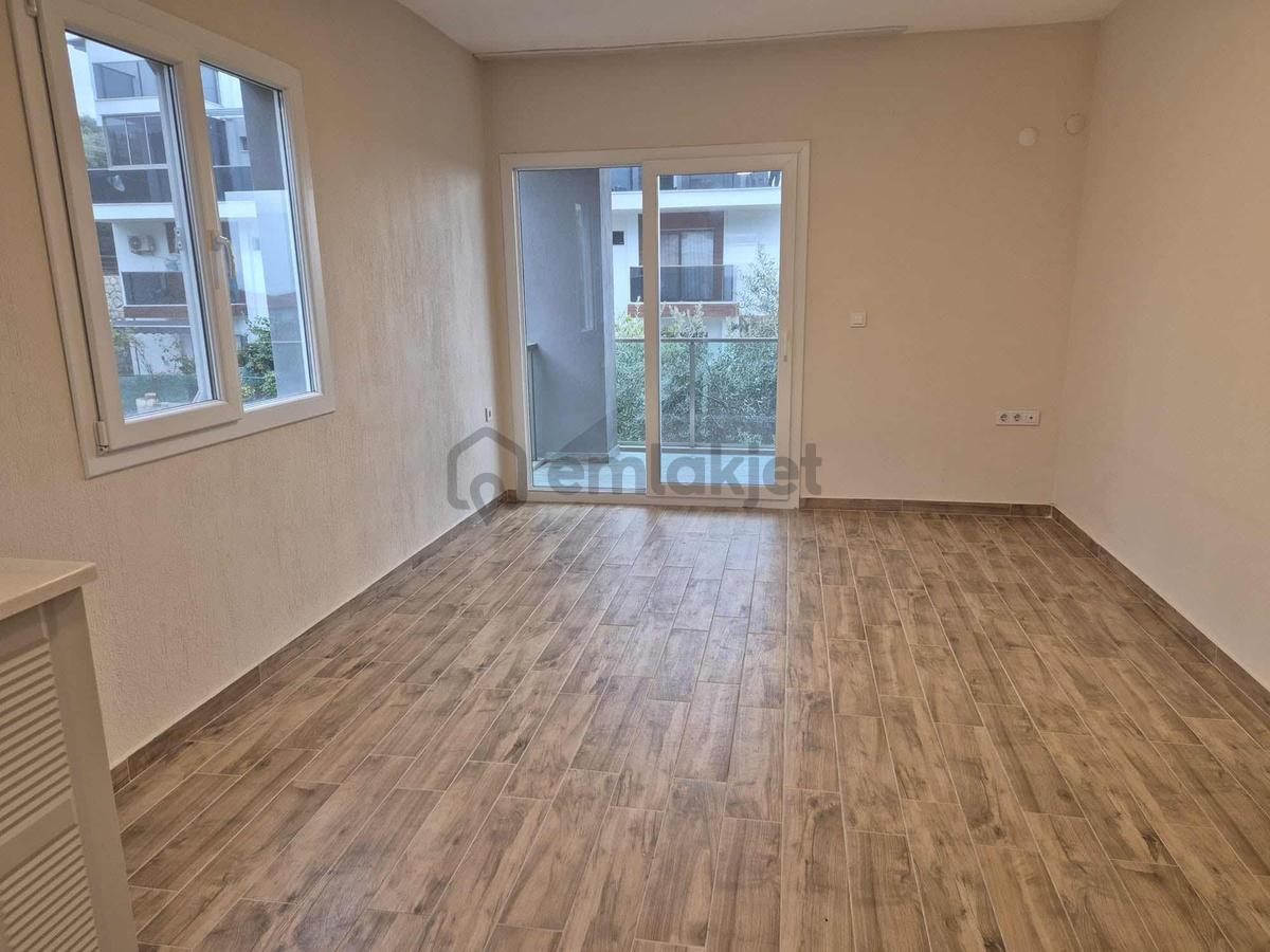Merkezi Konum Kiralık 1+1 - 8