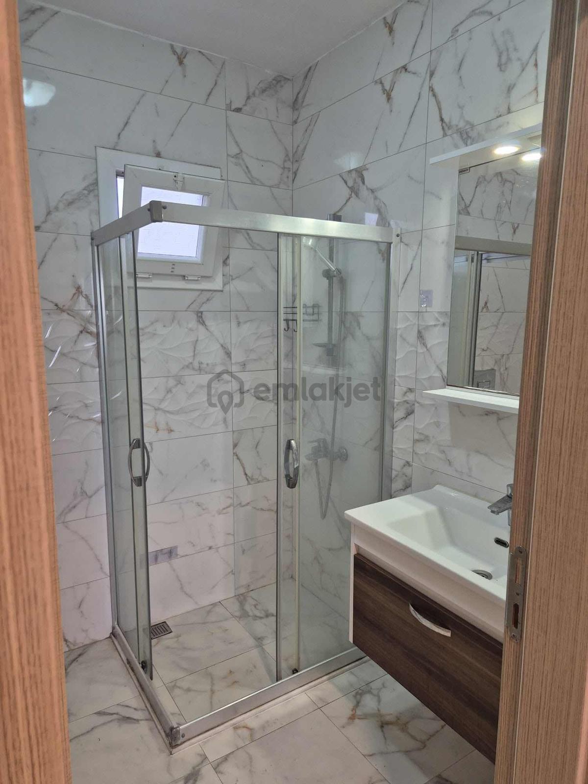 Merkezi Konum Kiralık 1+1 - 15