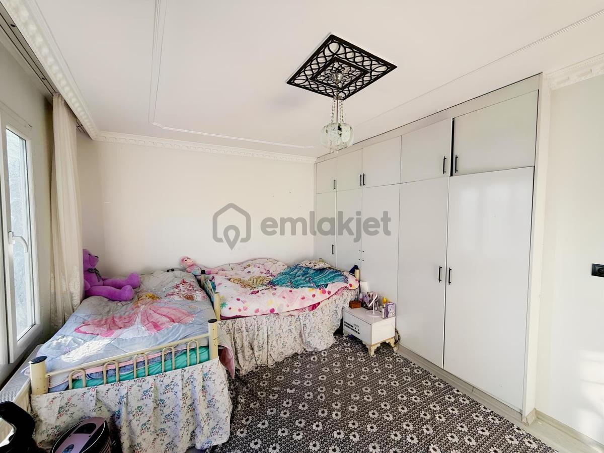 Yeşilevlerde 3 Katlı Müstakil Ev - 8