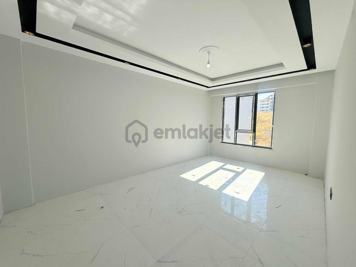 Özgün'den Emek Mh Dilek Caddesi Yakını 2+1 Daireler - 10