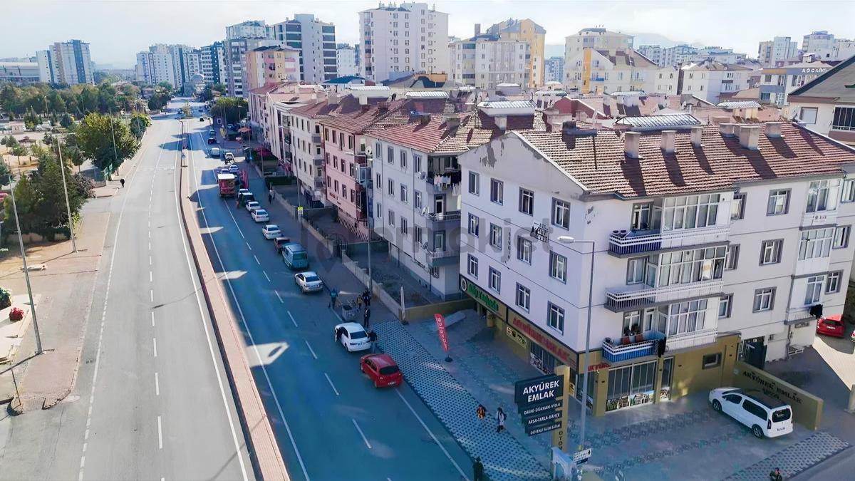 Hocaahmet Yesevi Mah. Ana Cadde Üzeri 3+1 Daire - 3