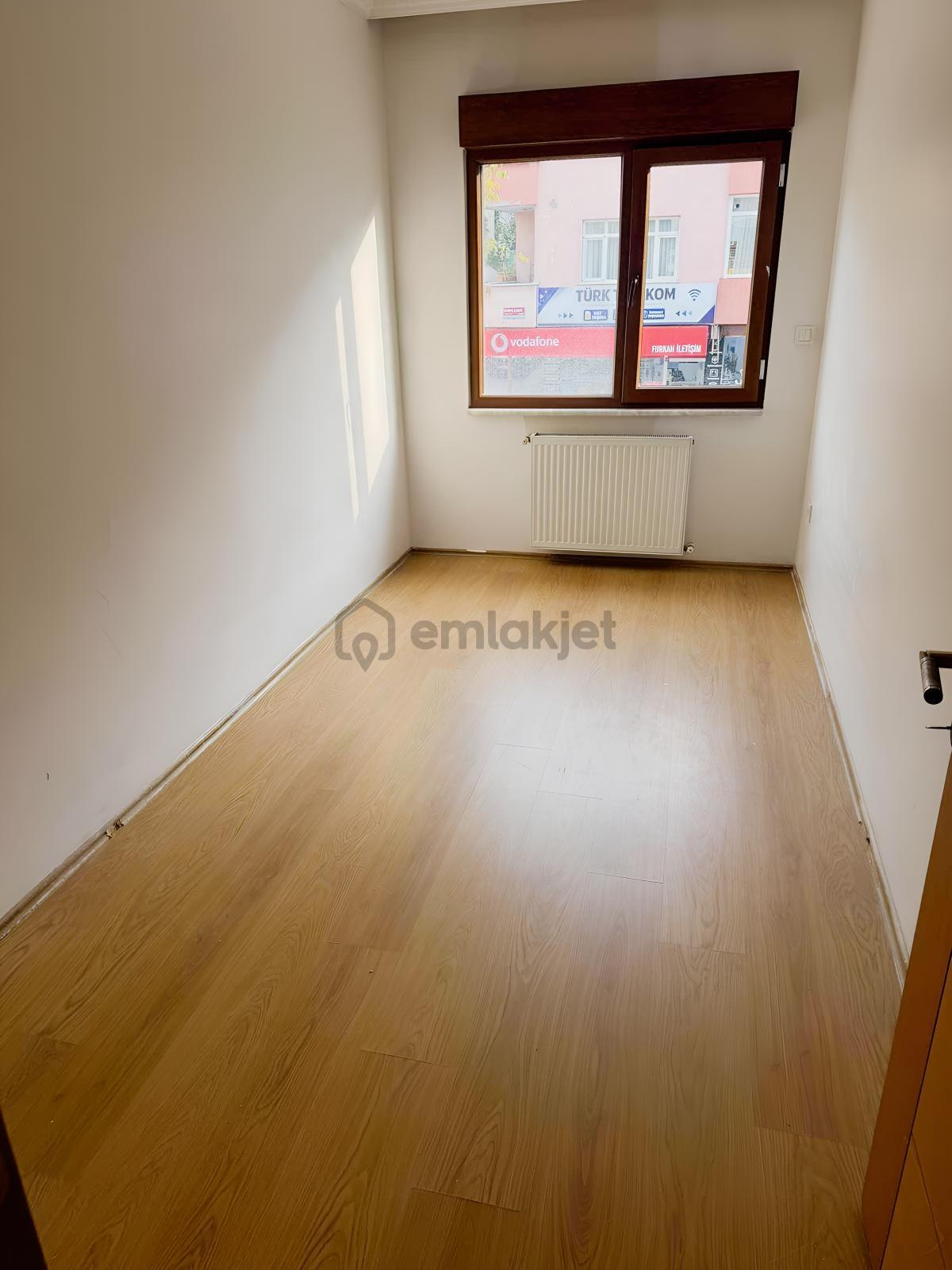 Cadde Üzeri 3+1 Kiralık - 22