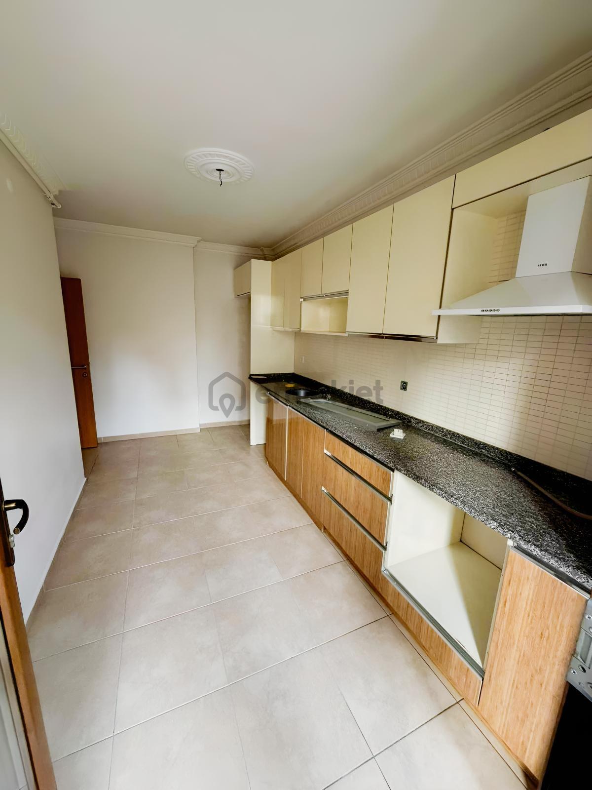 Cadde Üzeri 3+1 Kiralık - 32