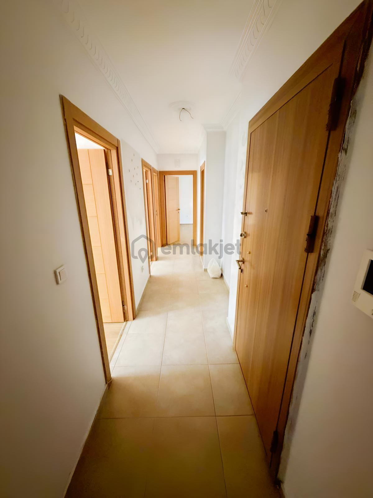 Cadde Üzeri 3+1 Kiralık - 28