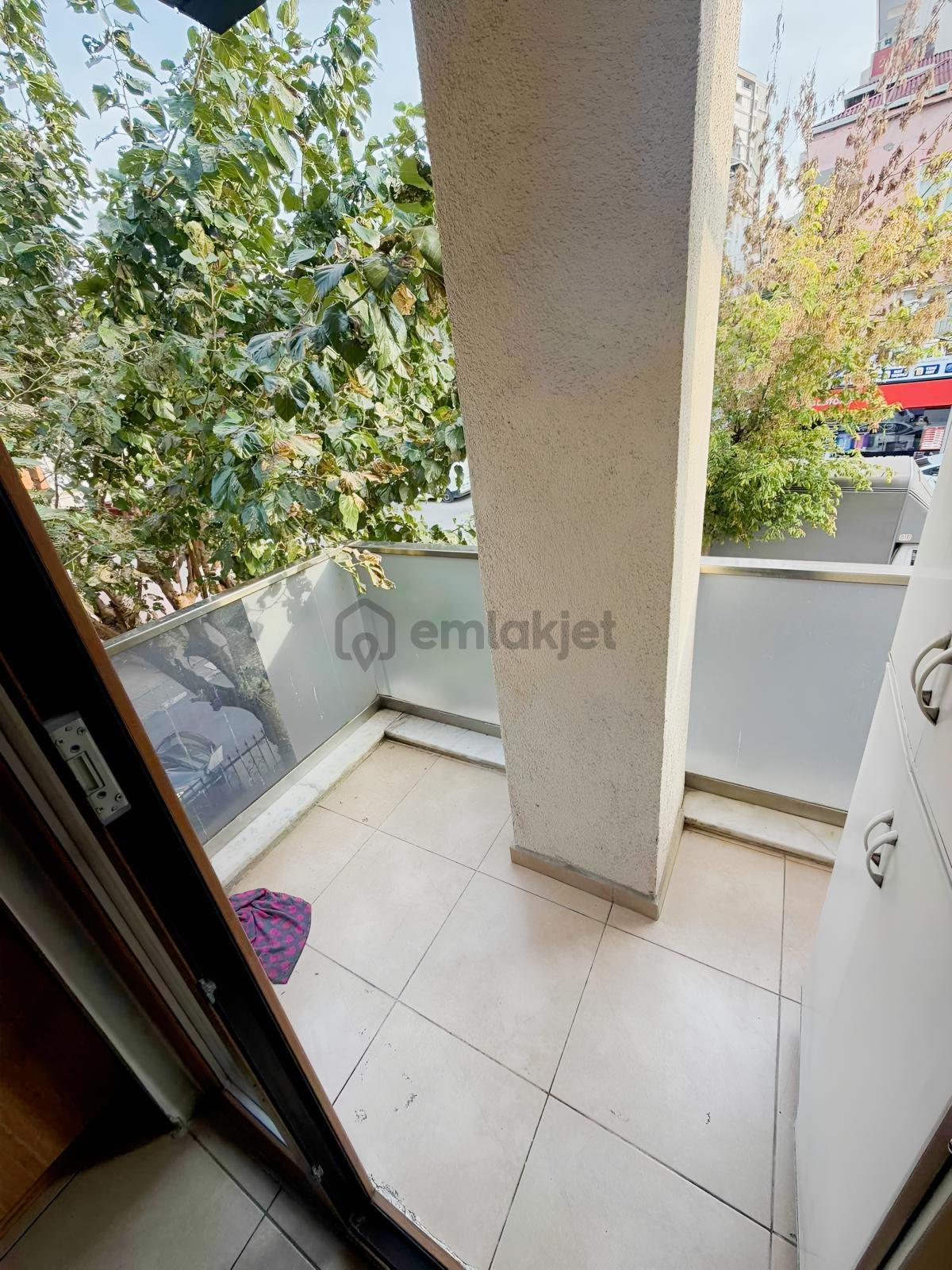 Cadde Üzeri 3+1 Kiralık - 35