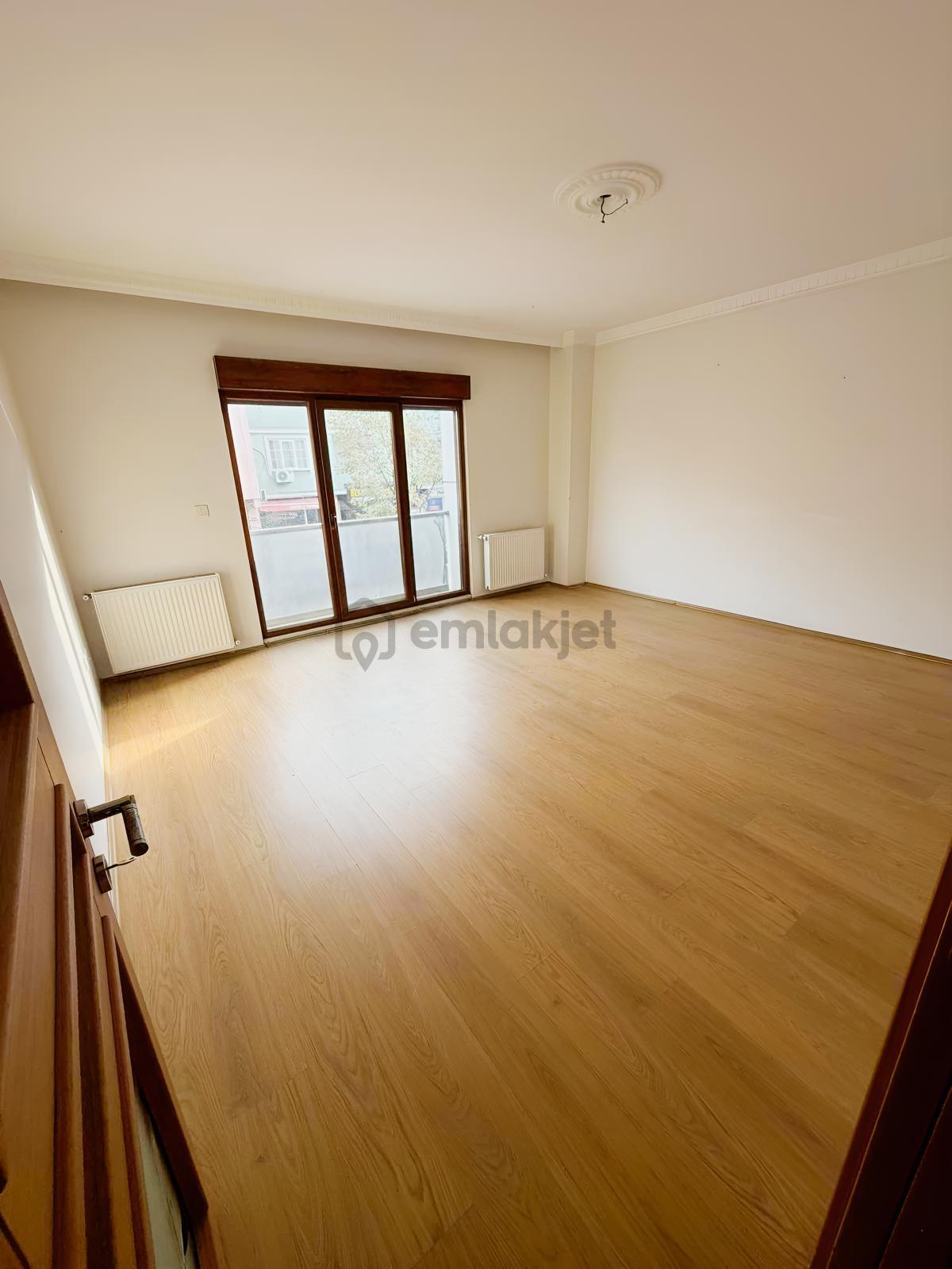 Cadde Üzeri 3+1 Kiralık - 19
