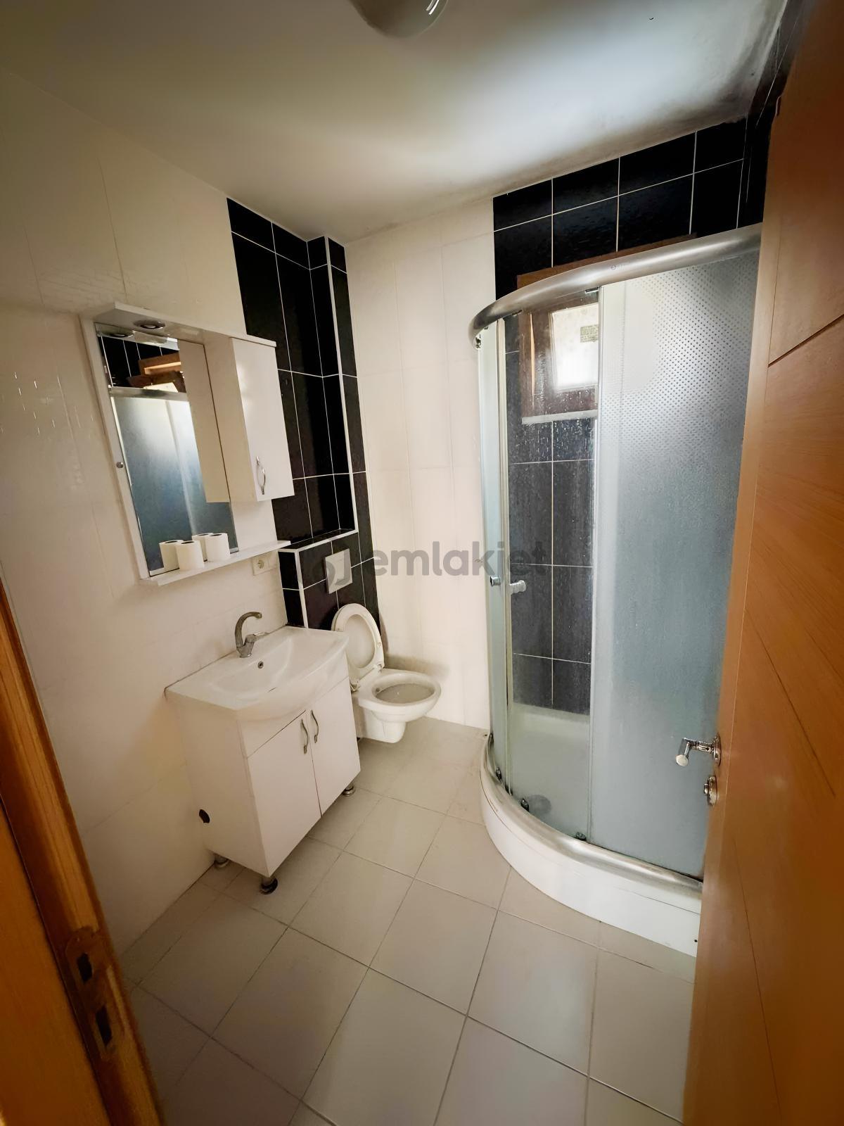 Cadde Üzeri 3+1 Kiralık - 12