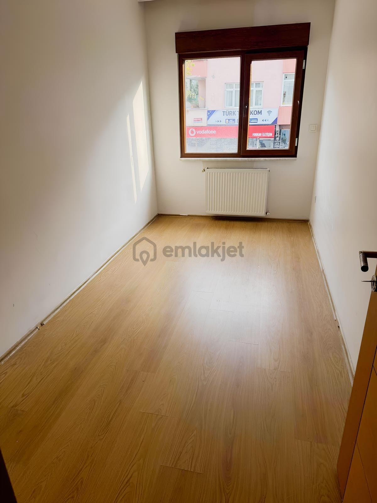 Cadde Üzeri 3+1 Kiralık - 23