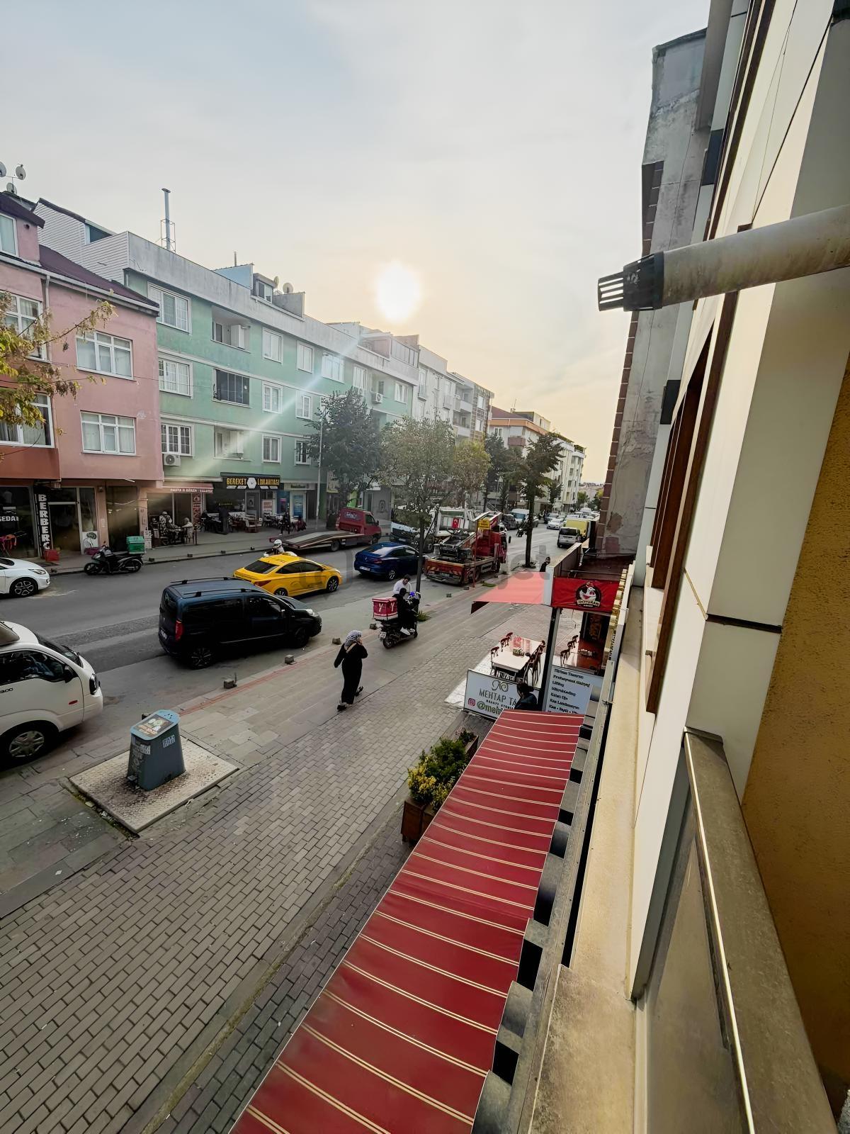 Cadde Üzeri 3+1 Kiralık - 31