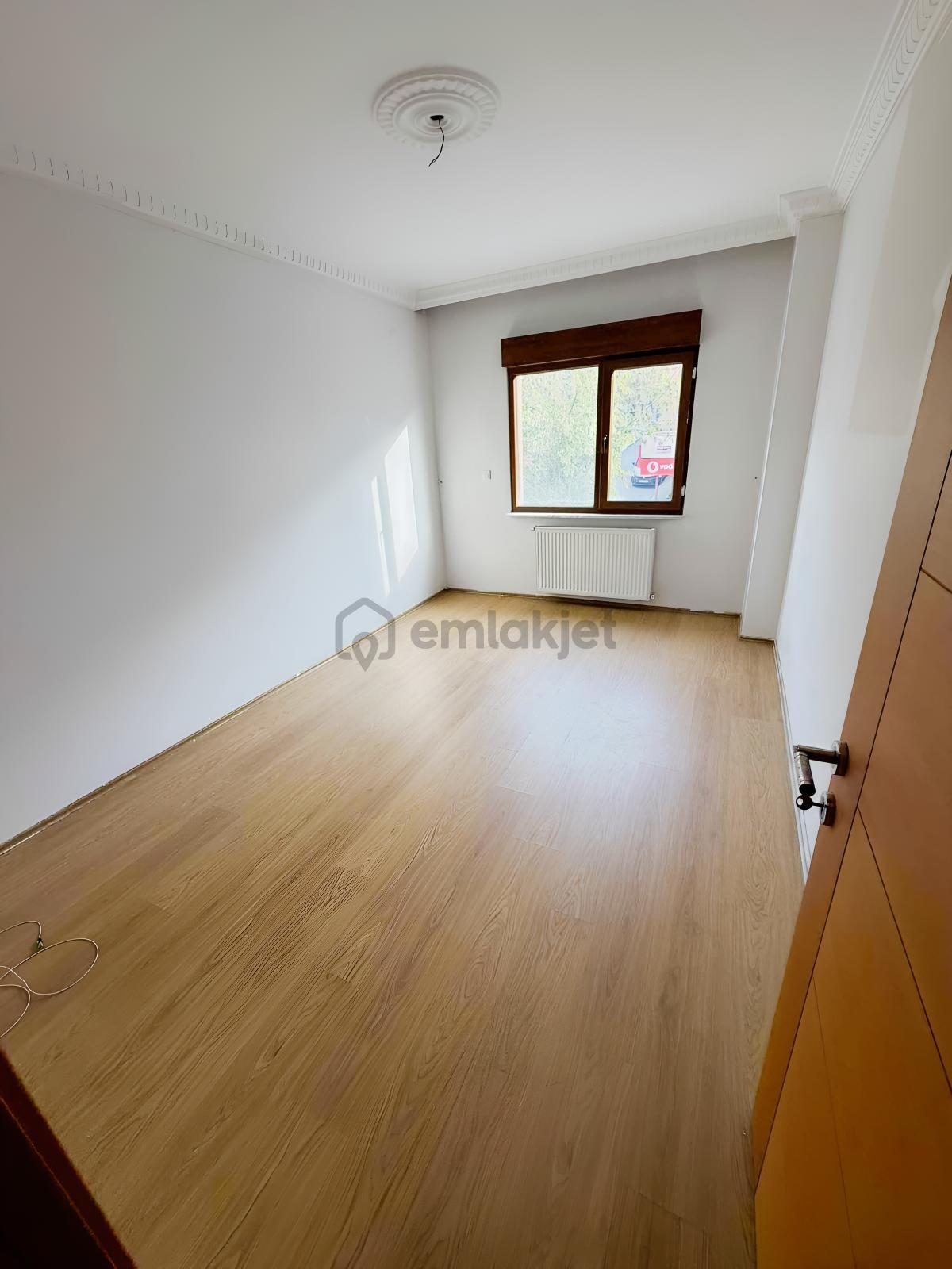Cadde Üzeri 3+1 Kiralık - 27