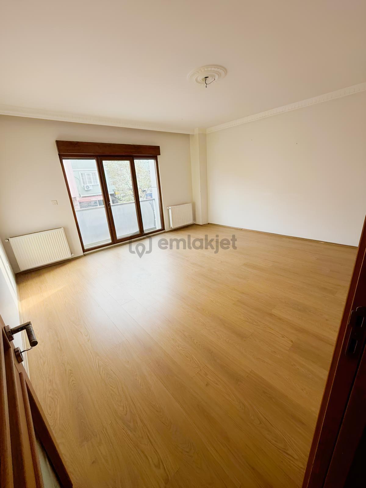Cadde Üzeri 3+1 Kiralık - 20