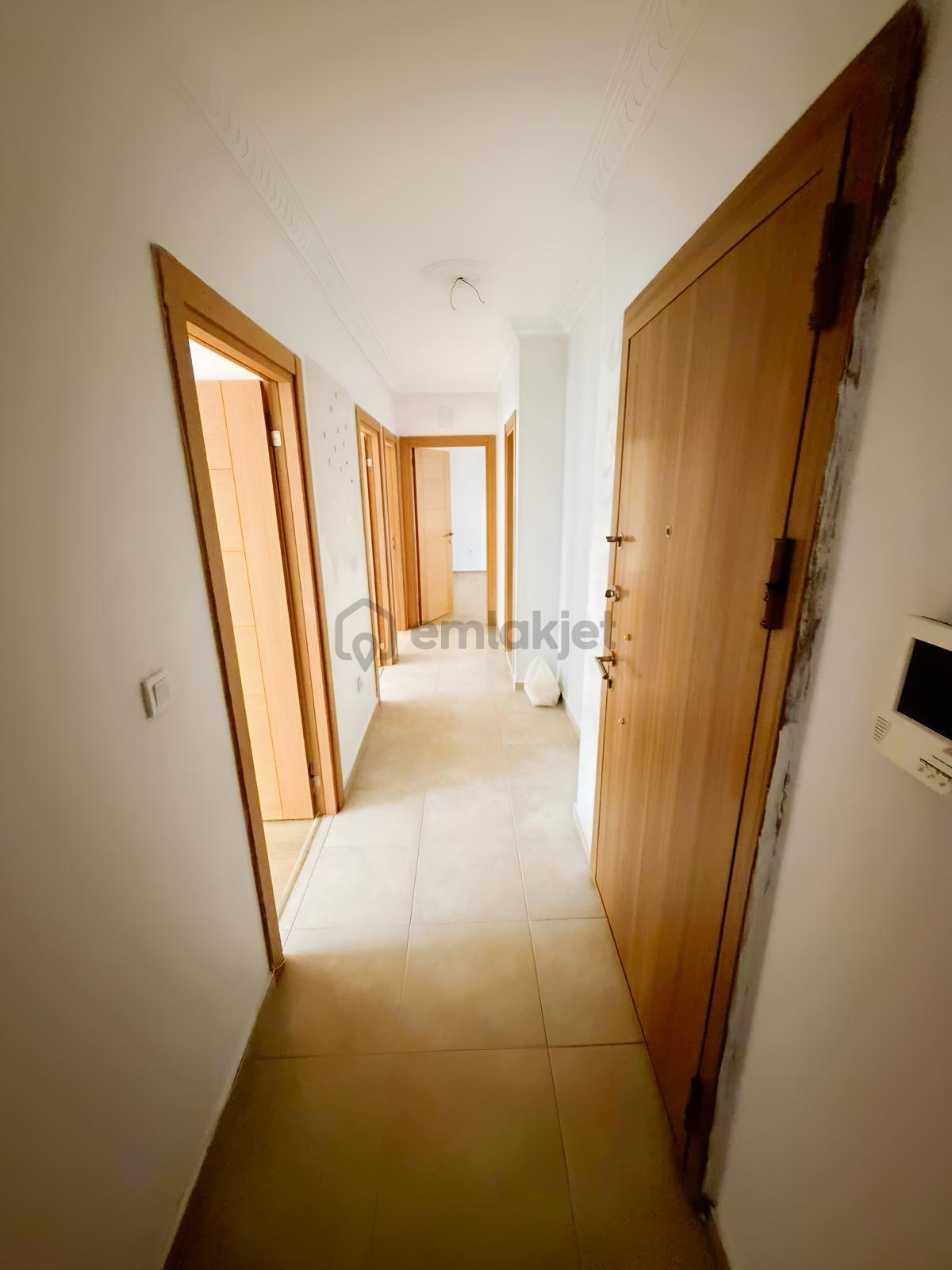 Cadde Üzeri 3+1 Kiralık - 29
