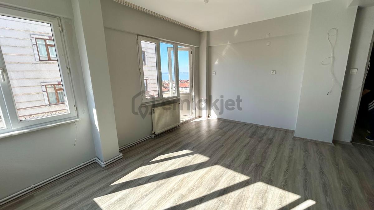 Uzmanlar'dan Çiftlik Caddesi Bakımlı Satılık 3+1 Daire - 3