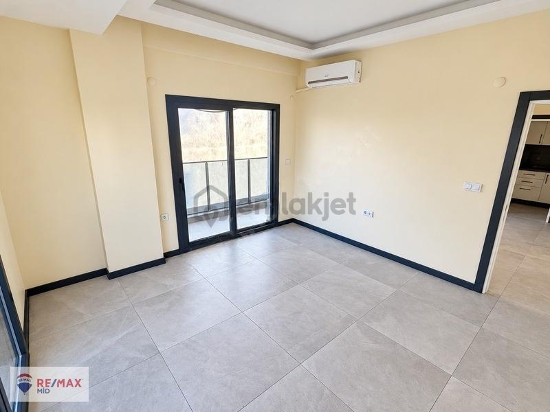 Re/max Mıd | Bahçelievler Mahallesi'nde Kiralık Ofis - 11