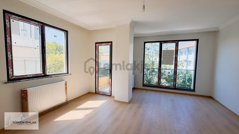 Birkenden Küçükyalı Da Marmaraya Yürüme Mesafesinde Satılık 2+1