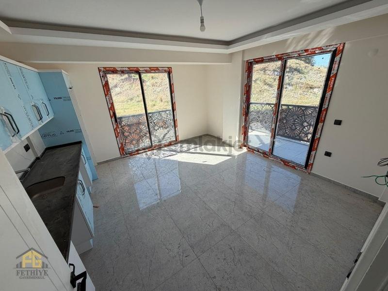 Fethiyede Yeni Yapı Havuzlu Asansörlü Manzaralı Daire - 15