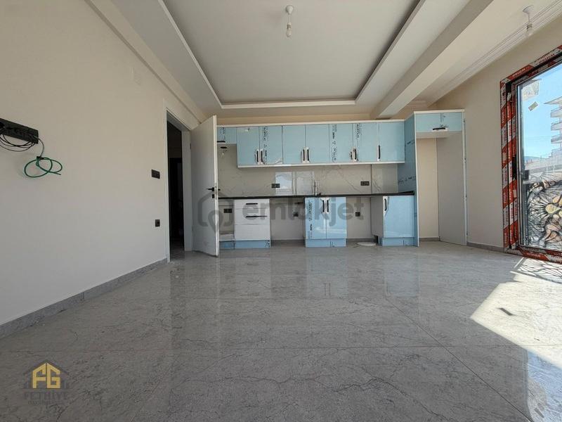 Fethiyede Yeni Yapı Havuzlu Asansörlü Manzaralı Daire - 2