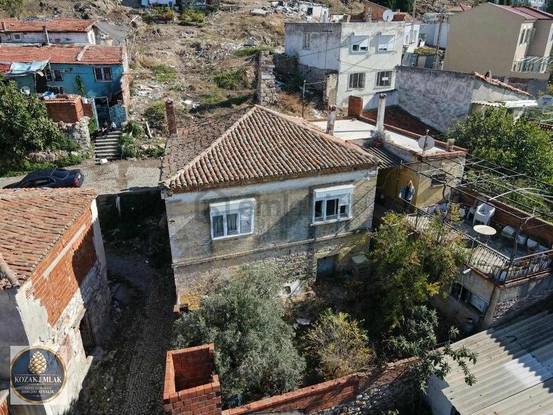 Ayvalık Merkezde Deniz Manzaralı Müstakil Ev Ve 2 Arsa - 7