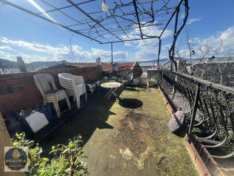 Ayvalık Merkezde Deniz Manzaralı Müstakil Ev Ve 2 Arsa - 21