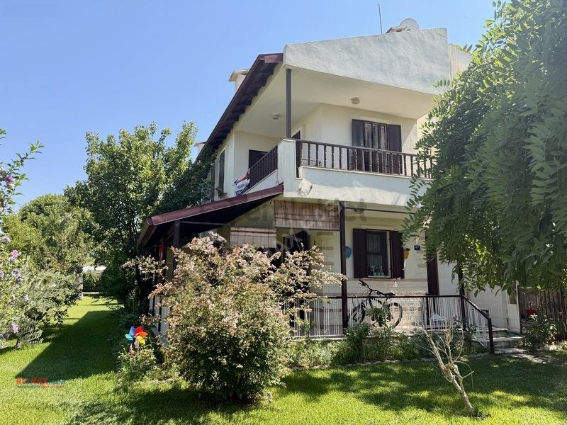 Barışkent Sitesi'nde Denize 250m Mesafede Triplex Villa