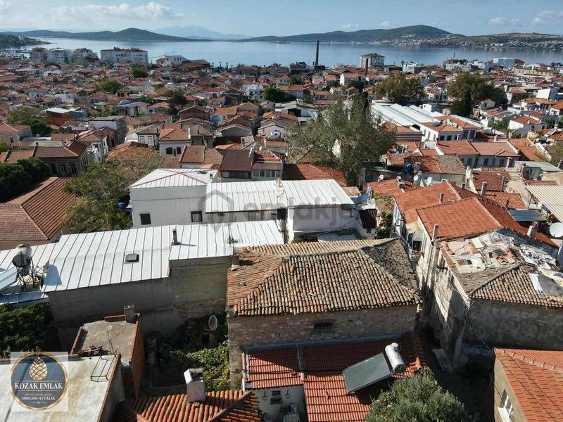 Ayvalık Merkezde Satılık Bahçeli Müstakil Ev - 9