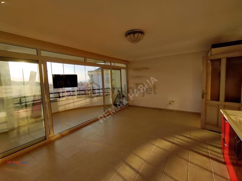 Kuşadası Marinada Deniz Manzaralı, Doğalgaz Kaloriferli Arakat - 19