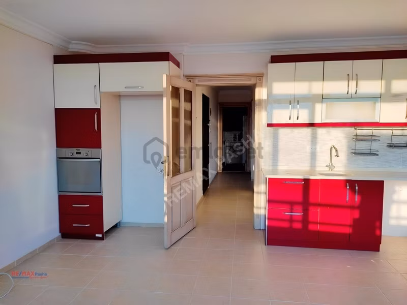 Kuşadası Marinada Deniz Manzaralı, Doğalgaz Kaloriferli Arakat - 10