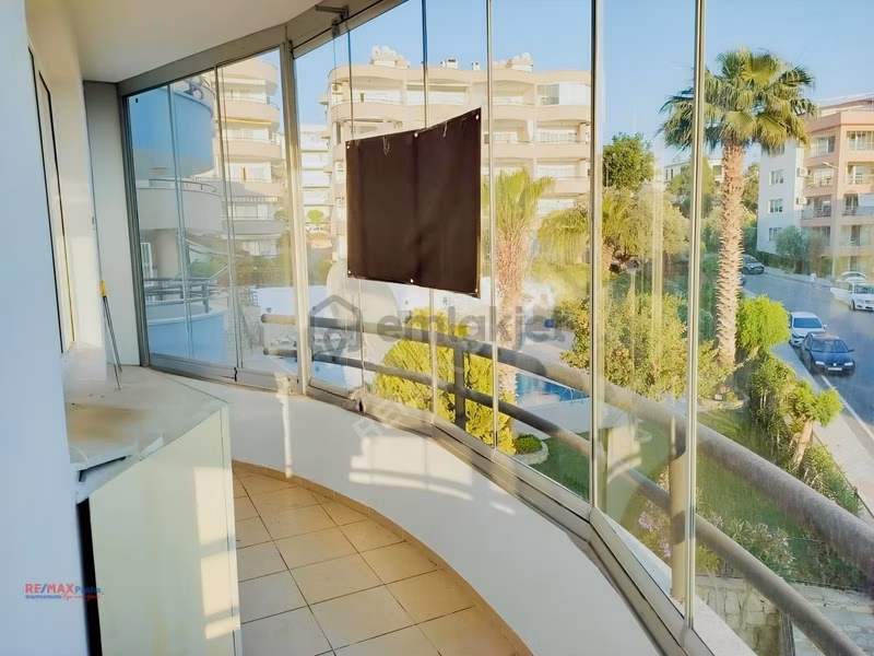 Kuşadası Marinada Deniz Manzaralı, Doğalgaz Kaloriferli Arakat - 18