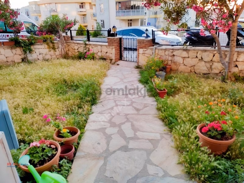 Kuşadası Marinada Deniz Manzaralı, Doğalgaz Kaloriferli Arakat - 2