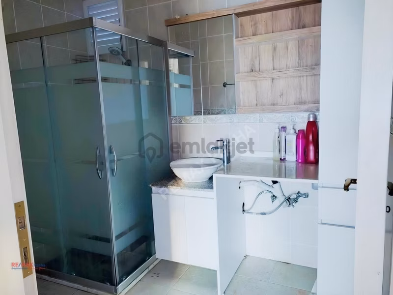 Kuşadası Marinada Deniz Manzaralı, Doğalgaz Kaloriferli Arakat - 29