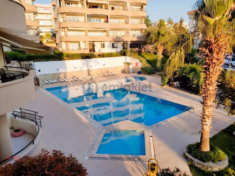 Kuşadası Marinada Deniz Manzaralı, Doğalgaz Kaloriferli Arakat - 33