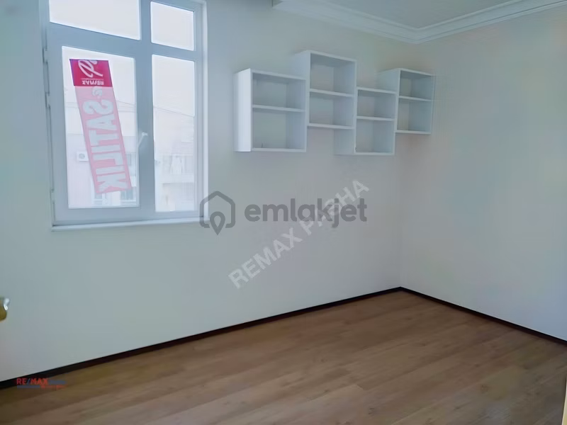 Kuşadası Marinada Deniz Manzaralı, Doğalgaz Kaloriferli Arakat - 31