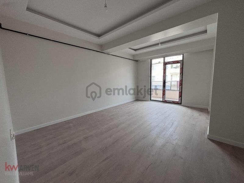 Başiskele Mahmutpaşa Strada Yanı Satılık 2+1 Arakat Daire - 10