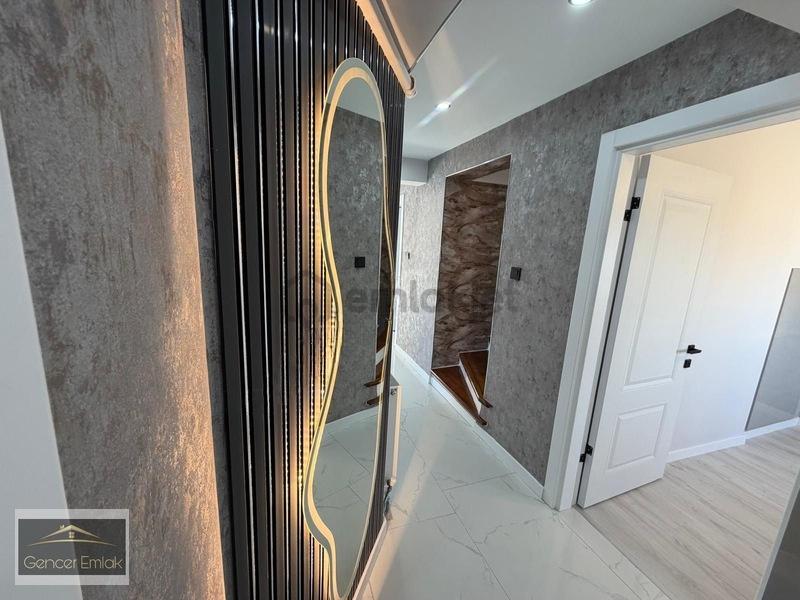 Salihli Şüheda Caddesi Üzerinde Köşe Konumlu Dublex - 8
