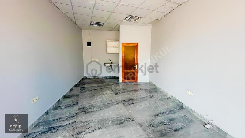 Seferihisar'da Cadde Üzerinde Kiralık Dükkan - 21