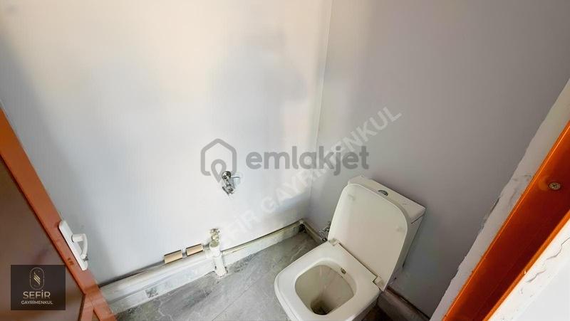Seferihisar'da Cadde Üzerinde Kiralık Dükkan - 19
