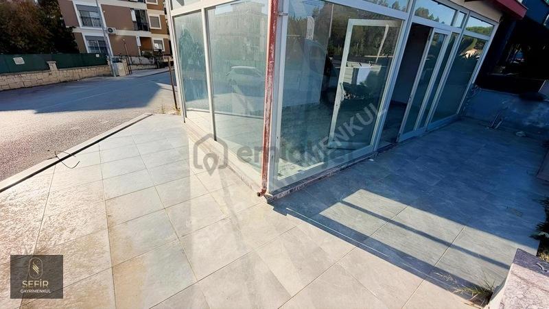 Seferihisar'da Cadde Üzerinde Kiralık Dükkan - 8