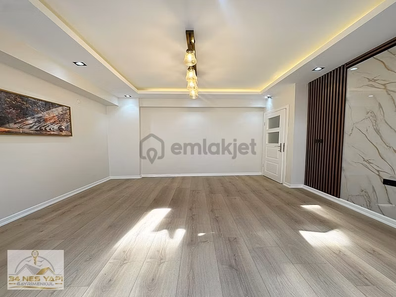 Metrobüse Yakın Tek Daire Üzeri Lüx Arakat 2+1 Satılık Daire!!! - 17
