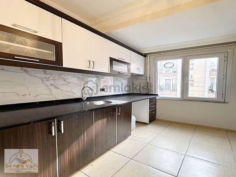 Metrobüse Yakın Tek Daire Üzeri Lüx Arakat 2+1 Satılık Daire!!! - 8