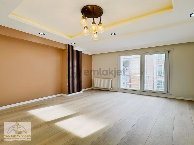 Metrobüse Yakın Tek Daire Üzeri Lüx Arakat 2+1 Satılık Daire!!! - 2