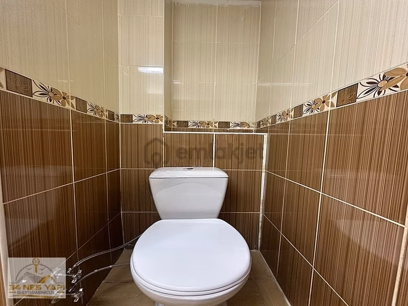 Metrobüse Yürüme Mesafesinde Full Dekorlu Giriş 2+1 Daire!!! - 23