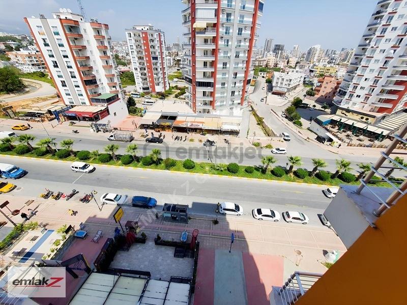 Mersin'de Güvenlikli Sitede Eşyalı 1+1 Kiralık Daire - 4