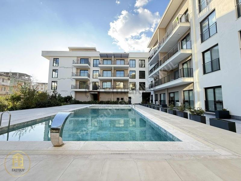 Bornova İkon Cadde Havuz Cephe 3+1 Satılık Daire